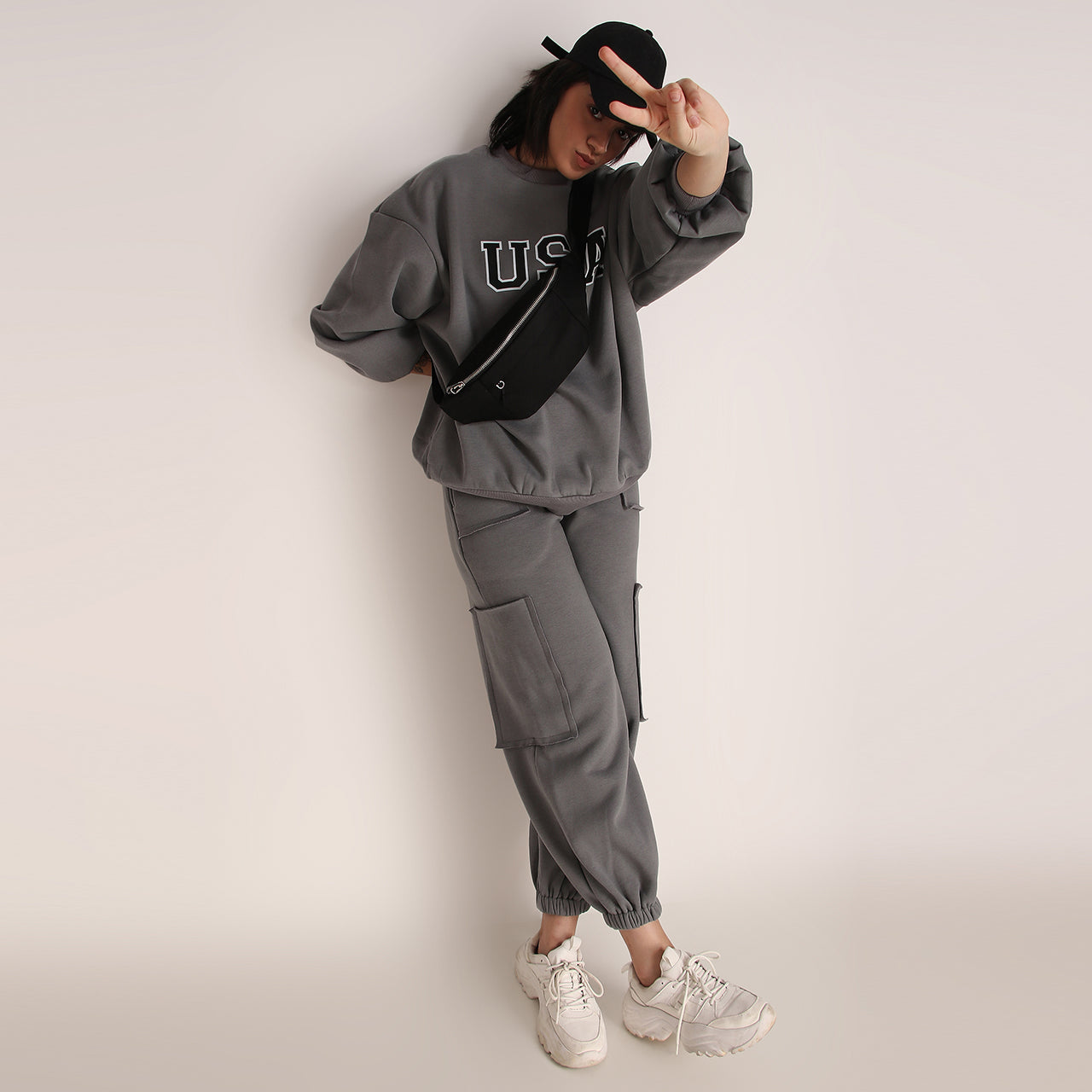 USA OVERSIZED SWEATSHIRT IN GREY